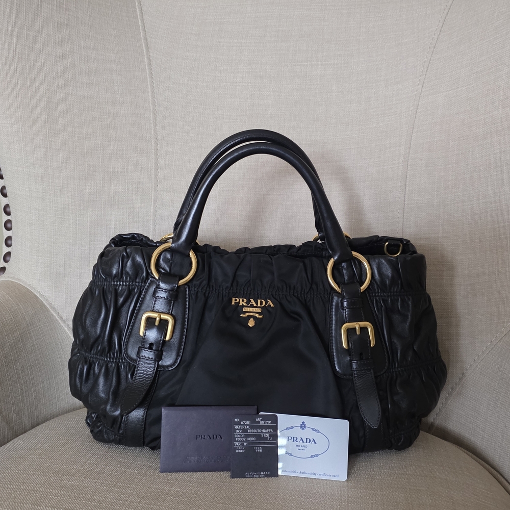 NWOT PRADA  Tessoto Gaufre Black Milano Shoulder Bag